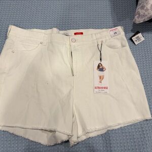 Celebrity Pink Women's White Shorts